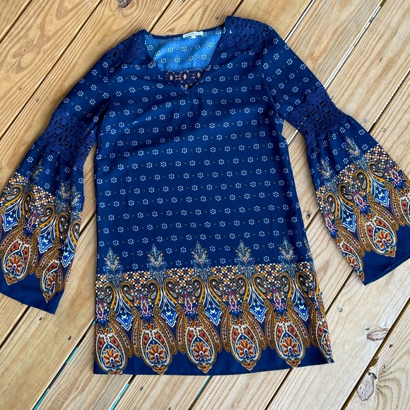 Bell Sleeve - Long Sleeve Mini Dress! - Picture 2 of 5